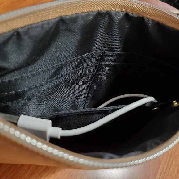 🆕️ Charging Wallet - Picture 7 of 8